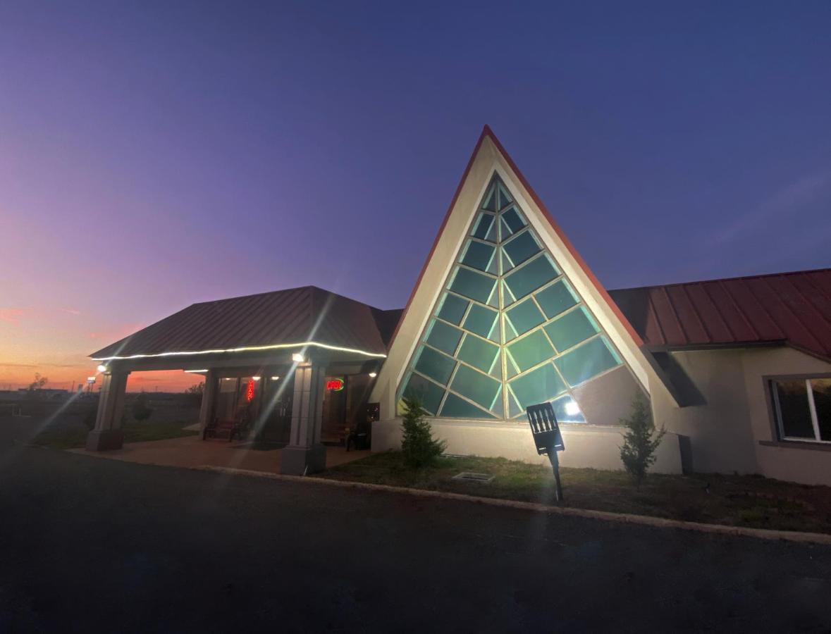 American Best Inn By Oyo I-35 Perry Near Lake Mcmurtry Exterior photo